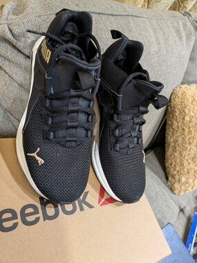 PUMA Womens Athletic Shoe Sneaker size 9 Black color Good Cond.